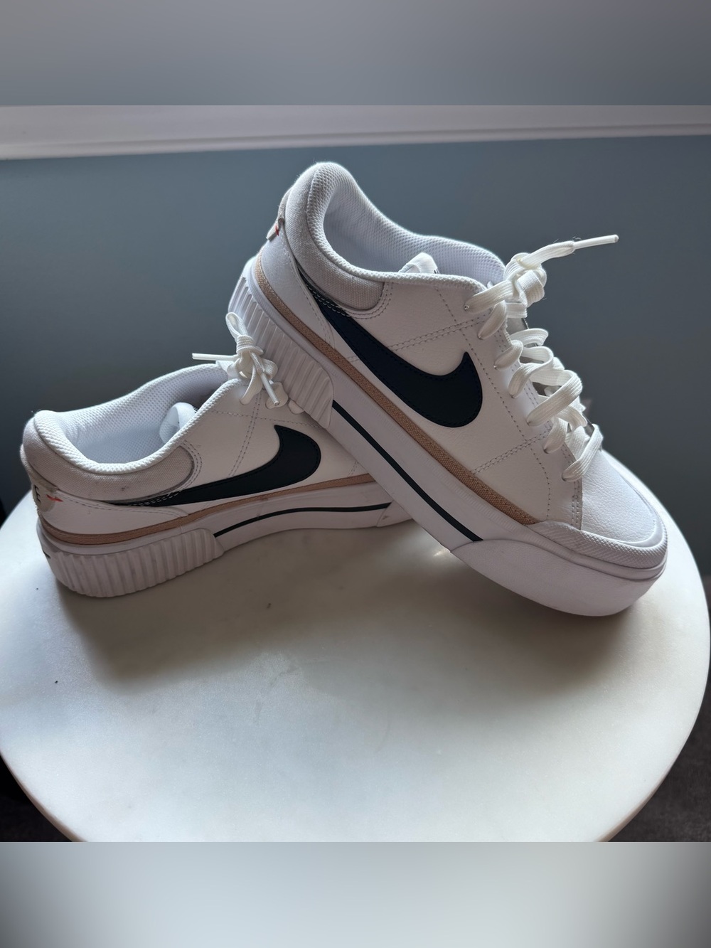 Nike court legacy lift white women’s 8 excellent condition